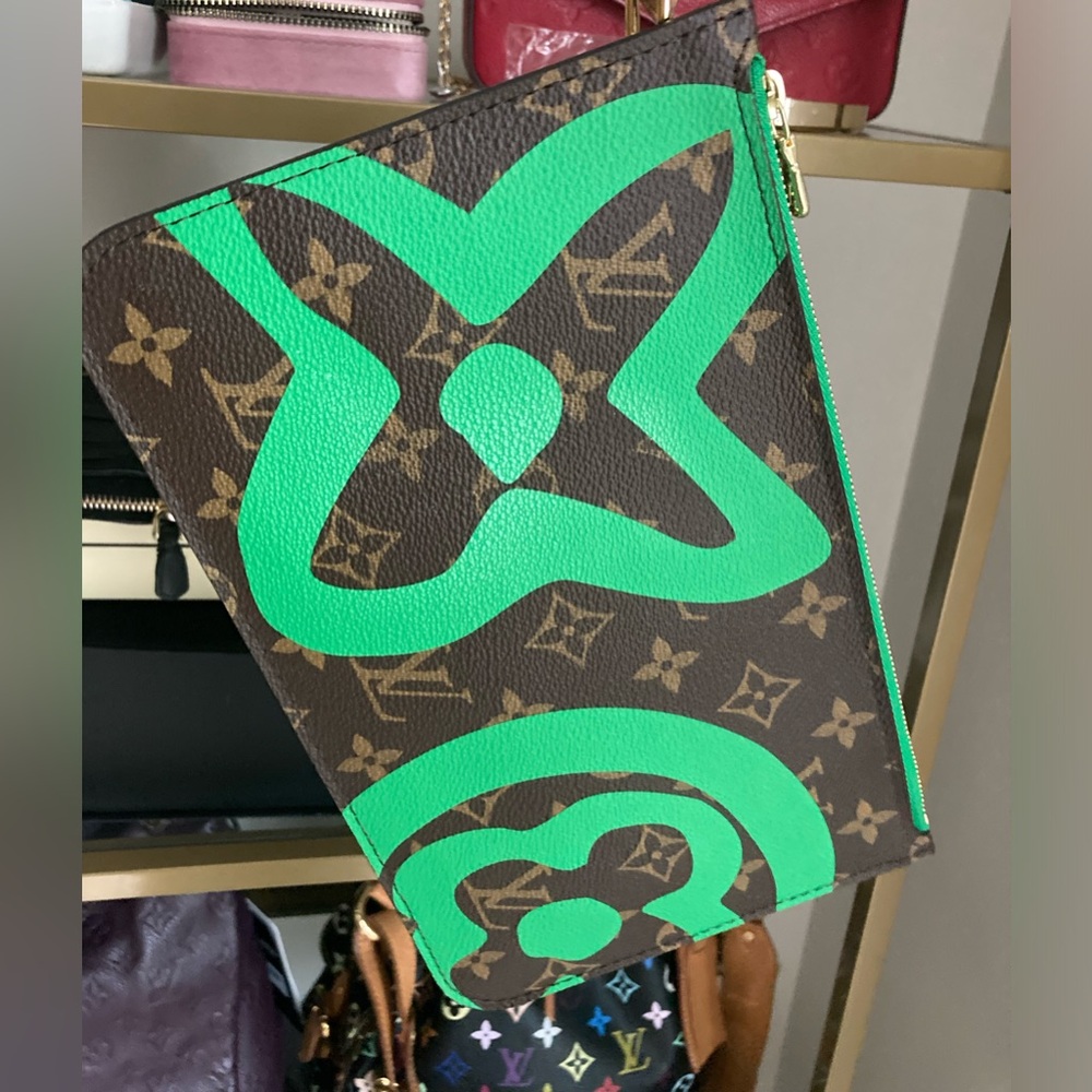 Louis Vuitton Hawaiian Limited Edition Wristlet 2017 - Picture 8 of 11